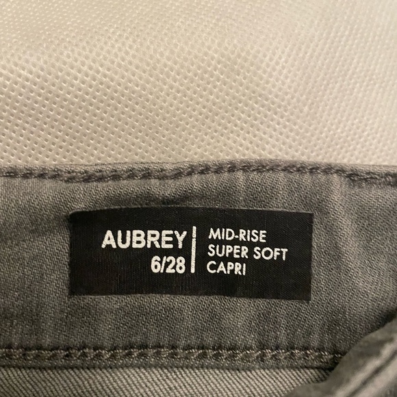 Buffalo David Bitton Aubrey Mid-Rise Super Soft  Jeans Grey Wash Size 6 skinny, - Picture 6 of 10